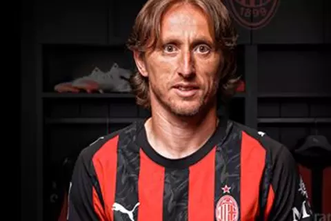 نصائح إبراهيموفيتش وأنشيلوتي.. مودريتش يتحدث عن انتقاله إلى ميلان